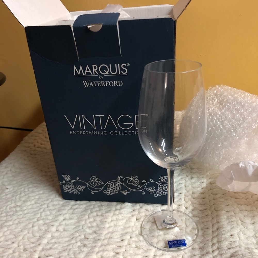 Set of 4 Waterford wine glasses